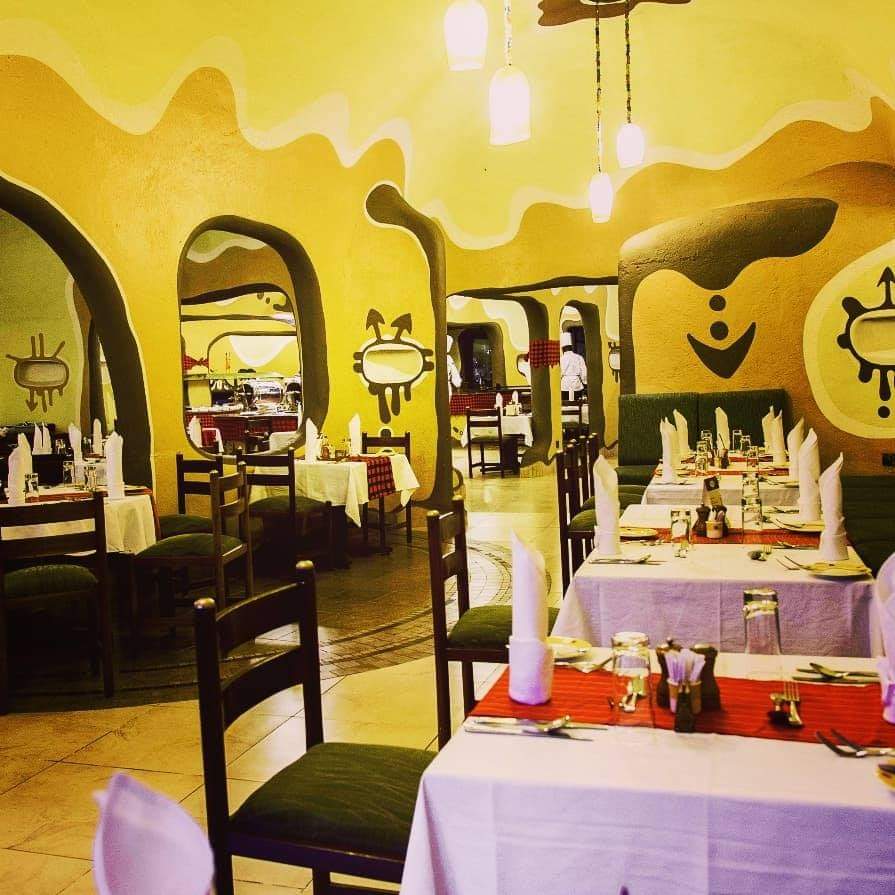 mara serena dining area